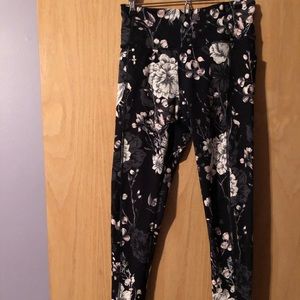 Victoria’s Secret. Size 8.  Exercise leggings.